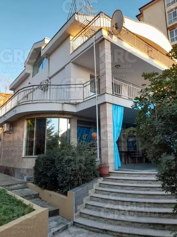 Дом в Краснодарский край, Сочи Бытха мкр, ул. Дивноморская, 19 (398 м) - Фото 1