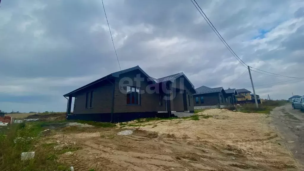 Дом в Брянская область, Брянский район, Снежское с/пос, с. Толмачево ... - Фото 1