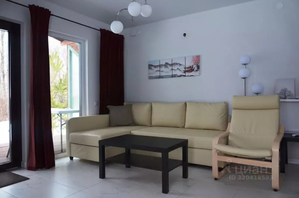 Дом в Псковская область, Печорский муниципальный округ, д. Рогово  (38 ... - Фото 1