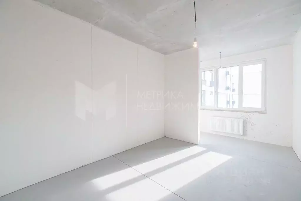 2-к кв. Тюменская область, Тюмень ул. Братьев Бондаревых, 1 (65.1 м) - Фото 1