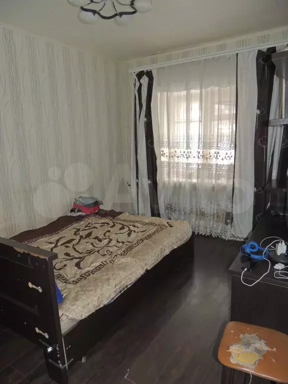 Комната 27.9 м в 4-к, 1/3 эт. - Фото 1
