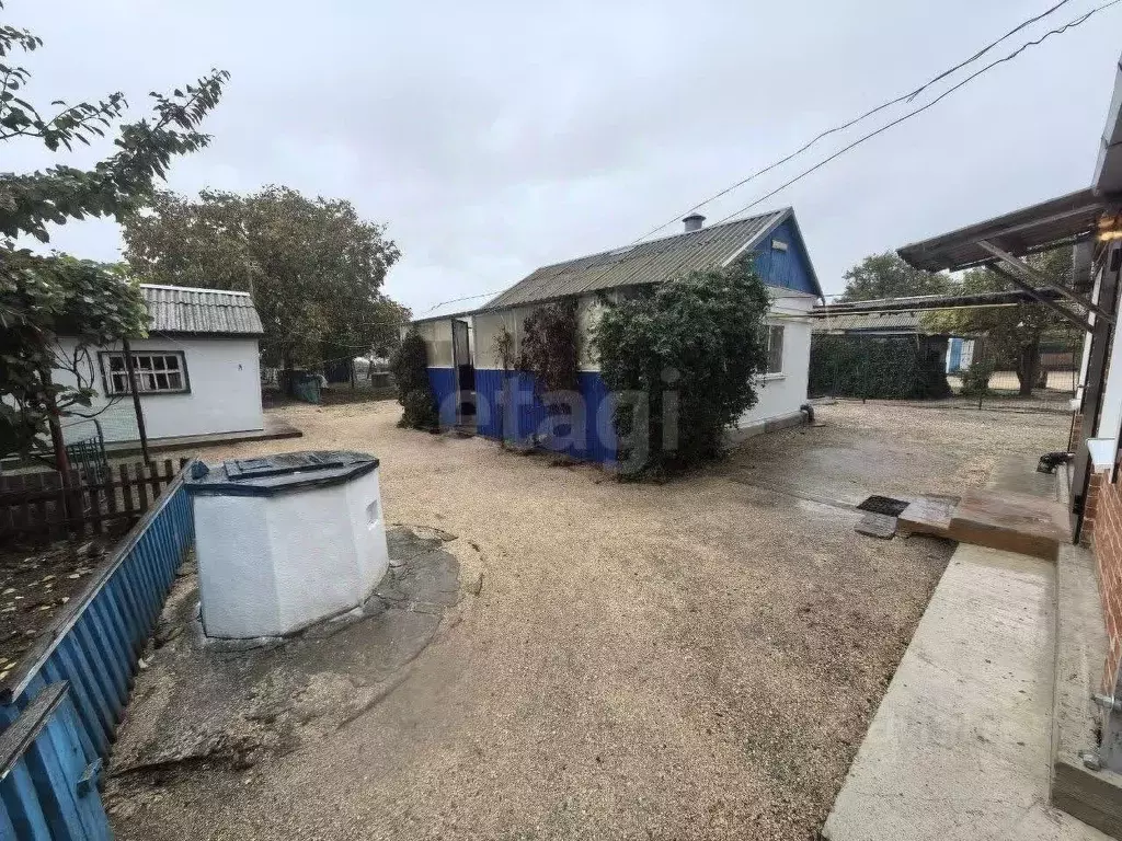 Дом в Краснодарский край, Ейский район, Должанская ст-ца Октябрьская ... - Фото 1