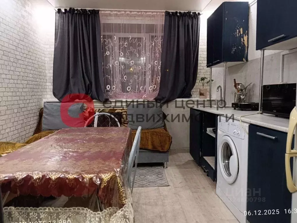 Комната Тюменская область, Тюмень ул. Декабристов, 152 (18.3 м) - Фото 1