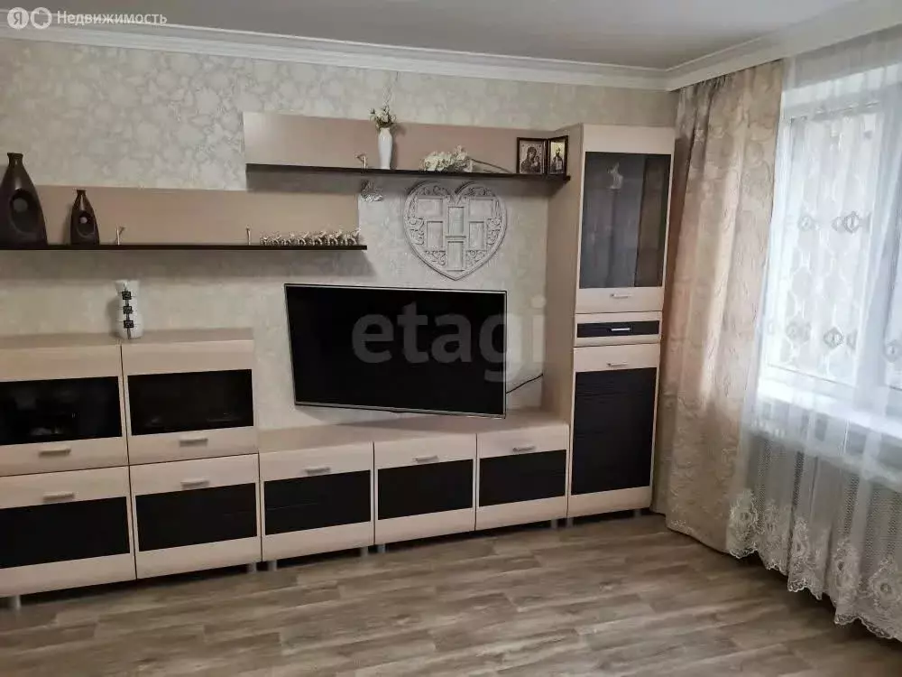 3-комнатная квартира: Чебоксары, улица Константина Иванова, 81 (76 м) - Фото 1