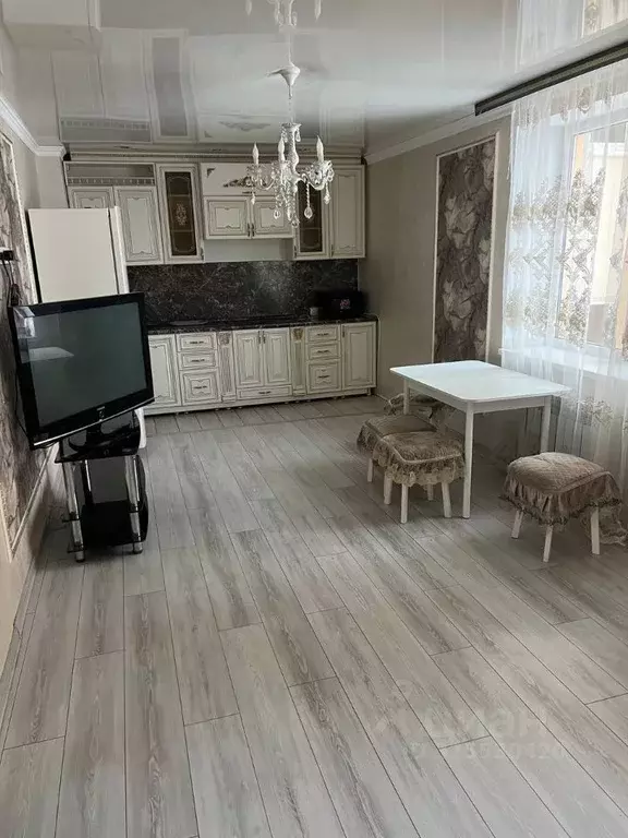 3-к кв. Саратовская область, Саратов ул. Усть-Курдюмская, 49А (65.0 м) - Фото 1