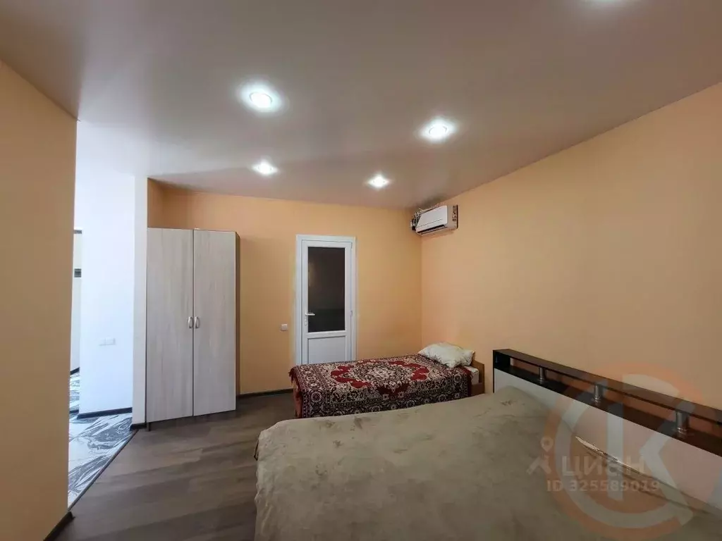 Дом в Крым, Черноморский район, с. Новосельское ул. Гагарина, 2 (55 м) - Фото 1