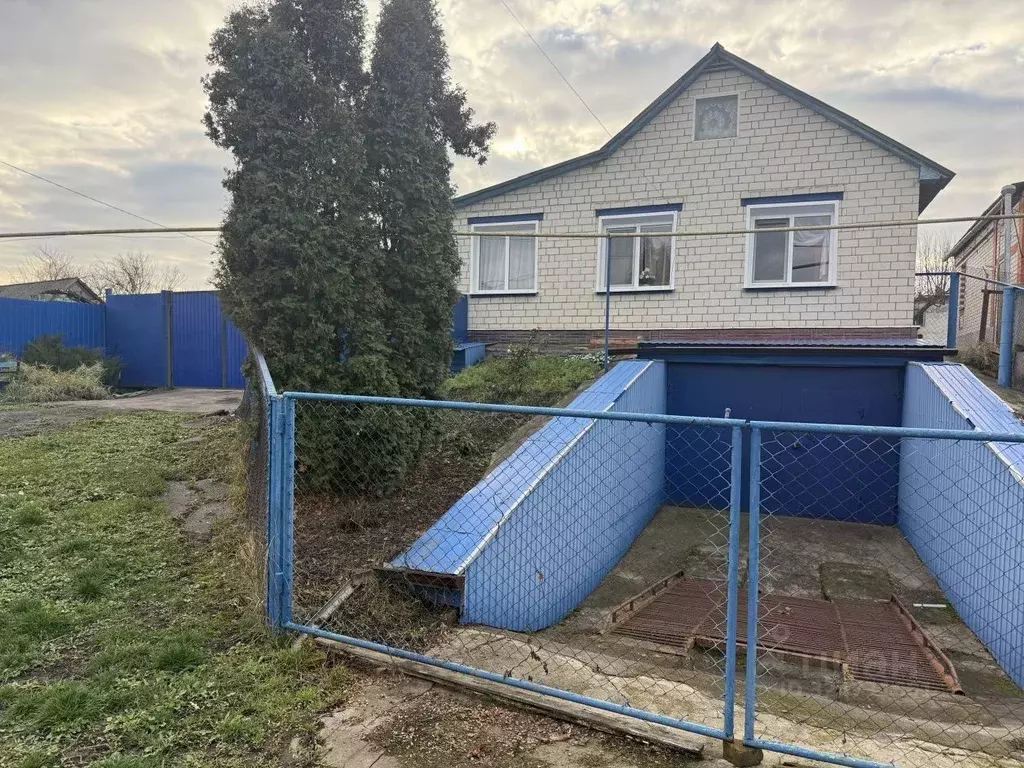 Дом в Белгородская область, Ракитянский район, Вышнепенское с/пос, с. ... - Фото 1