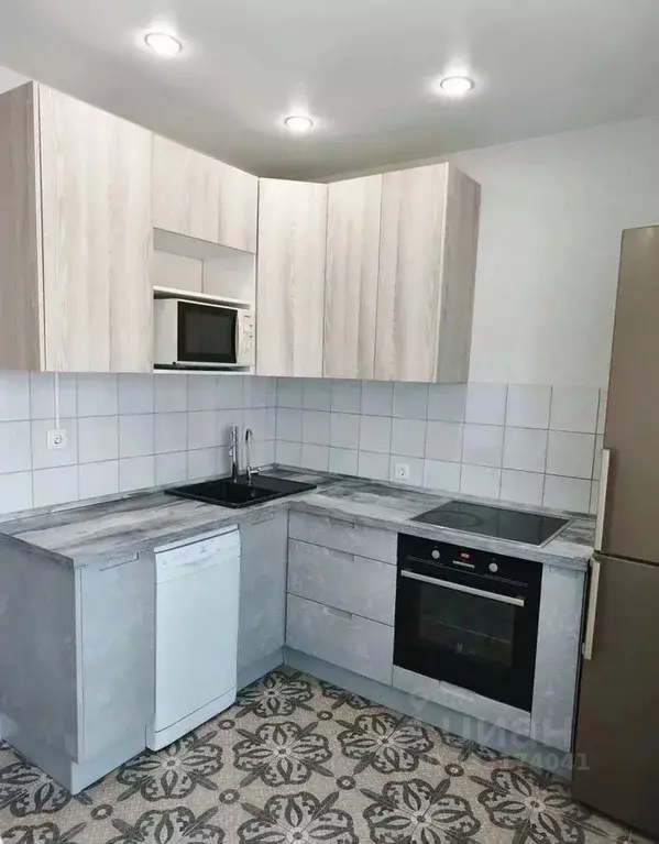 2-к кв. Татарстан, Казань ул. Рауиса Гареева, 111к1 (55.0 м) - Фото 2