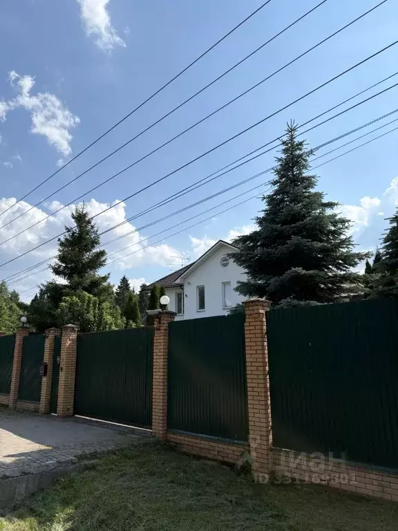 Дом в Москва Марушкинское поселение, д. Акиньшино, 52 (406 м) - Фото 1