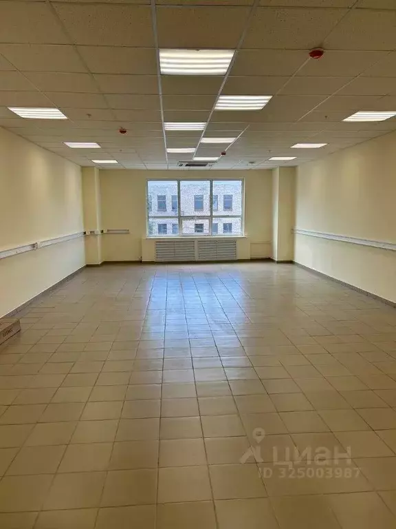 Помещение свободного назначения в Москва ул. Мастеркова, 4 (100 м) - Фото 1