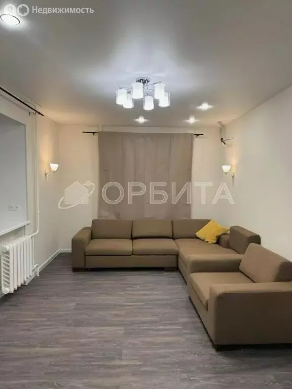 2-комнатная квартира: Тюмень, улица 50 лет ВЛКСМ, 33 (64.8 м) - Фото 1