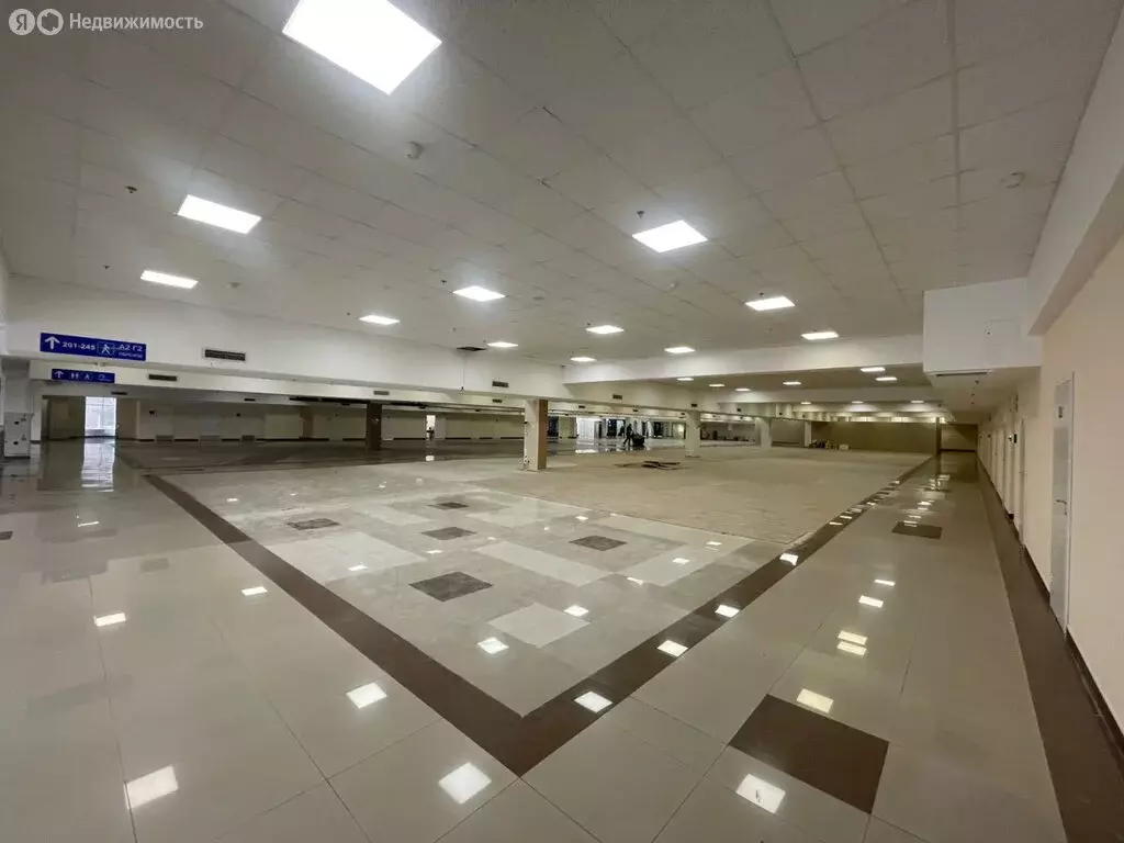 Торговая площадь (600 м) - Фото 1