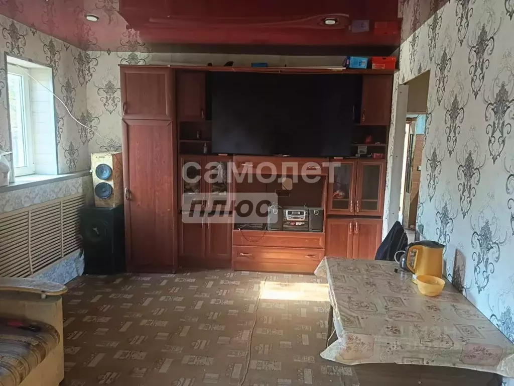 Дом в Астраханская область, Астрахань ул. Лизы Чайкиной, 29 (50 м) - Фото 1