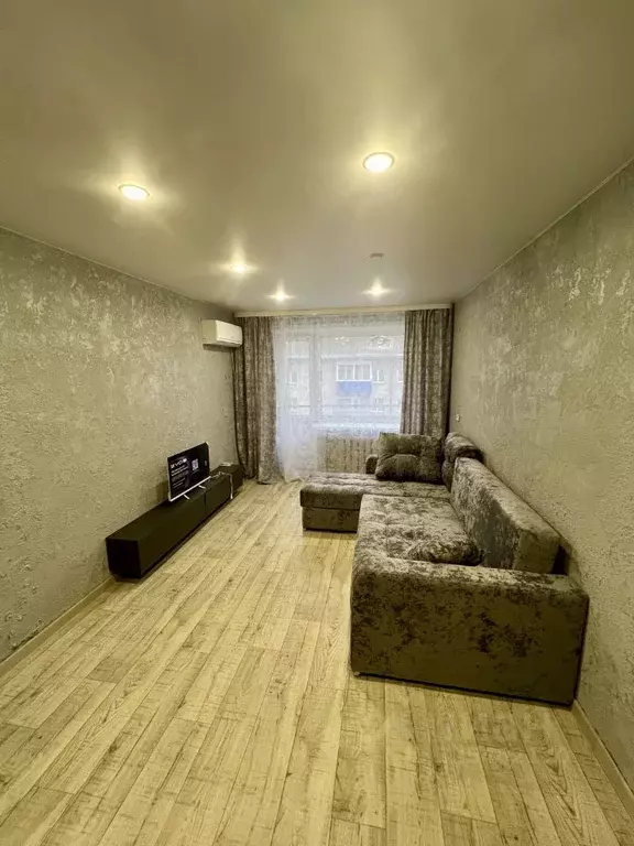 1-к кв. Псковская область, Великие Луки Октябрьский просп., 30/14 ... - Фото 1