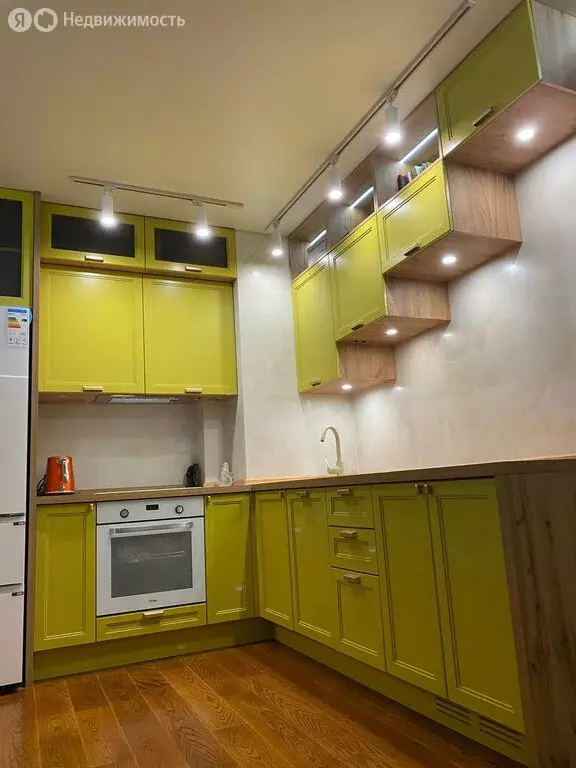 3-комнатная квартира: Сочи, микрорайон Бытха, Ясногорская улица, ... - Фото 1