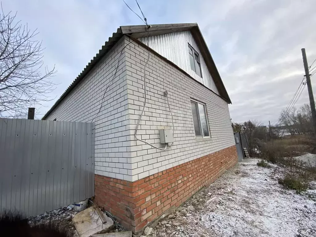 Дом в Саратовская область, Красноармейск ул. Луначарского, 78Б (42 м) - Фото 0