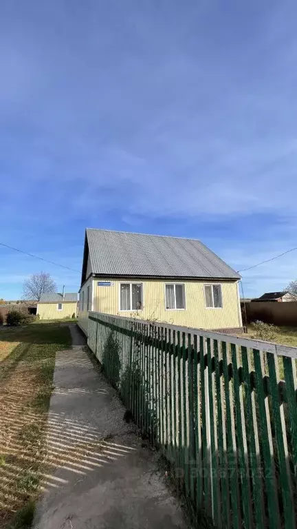 Дом в Башкортостан, Мелеузовский район, Корнеевский сельсовет, д. ... - Фото 1