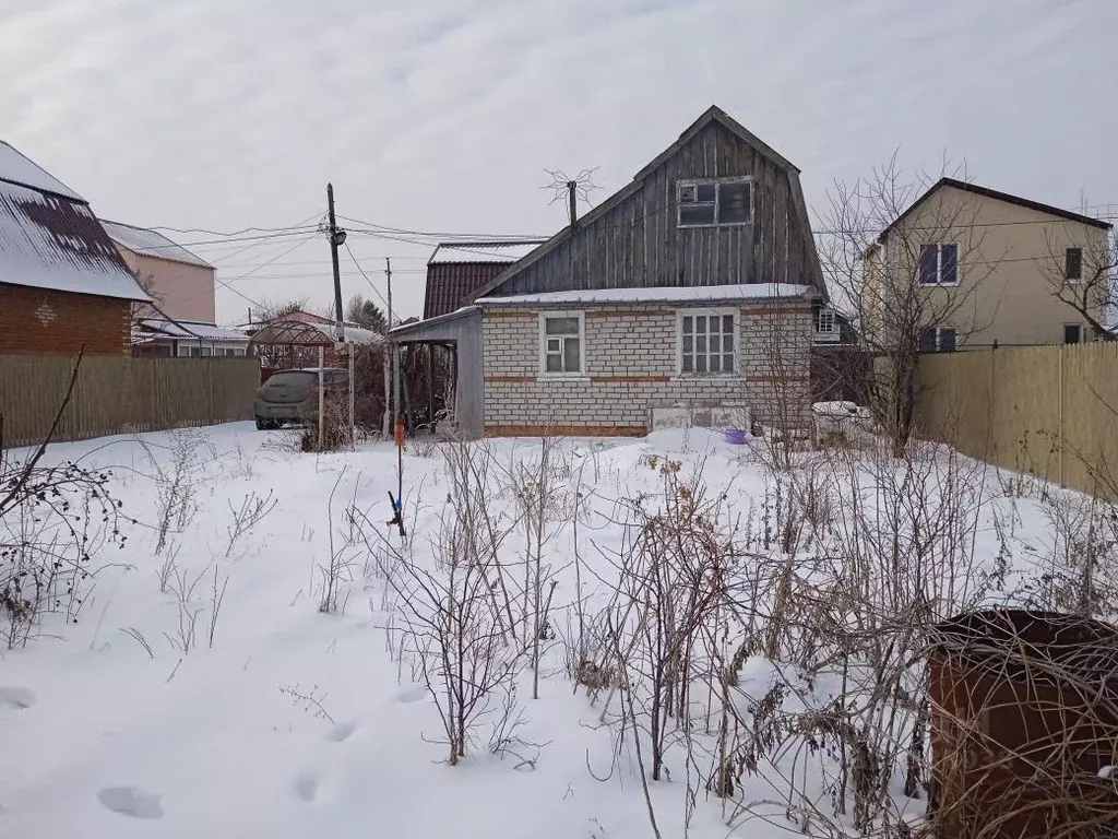 Дом в Саратовская область, Энгельсский район, Красноярское ... - Фото 0