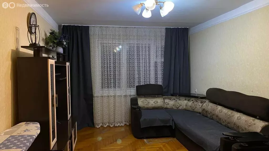 3-комнатная квартира: нальчик, улица кирова, 3а (60 м) - Фото 1