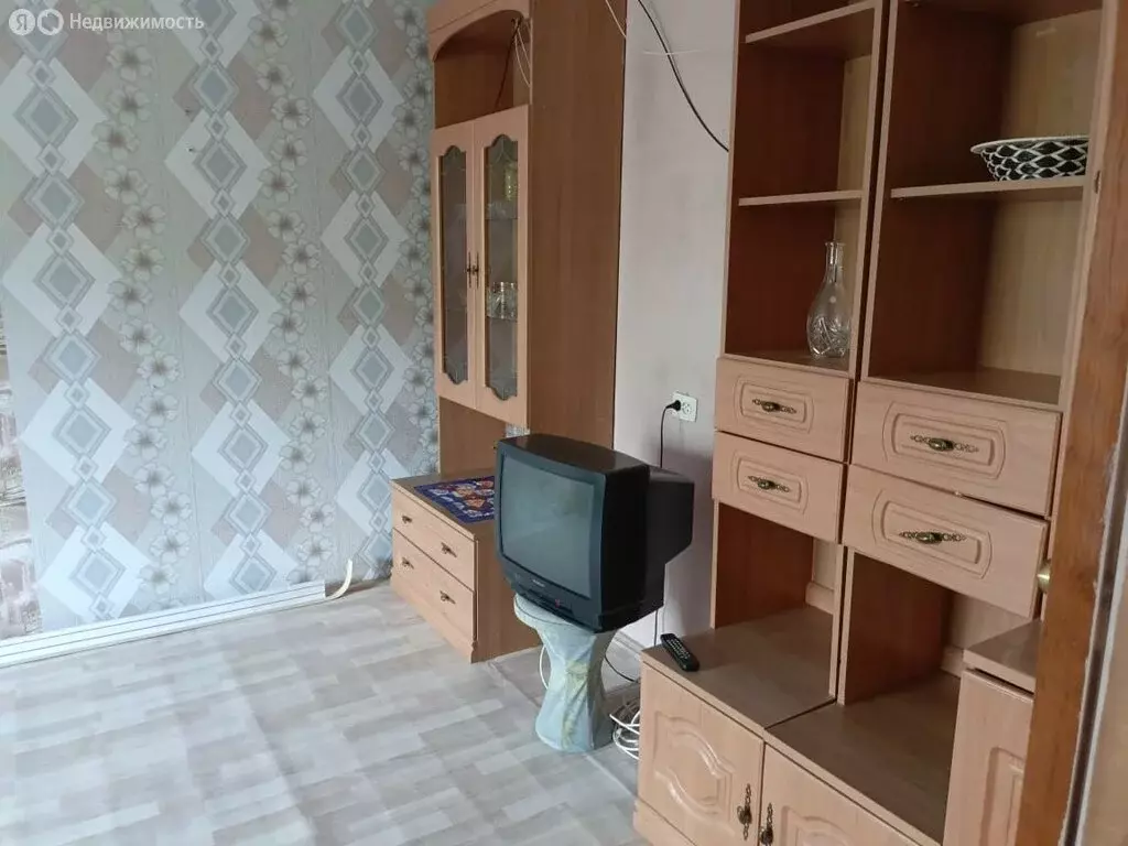 1-комнатная квартира: посёлок городского типа Новошахтинский, ... - Фото 1