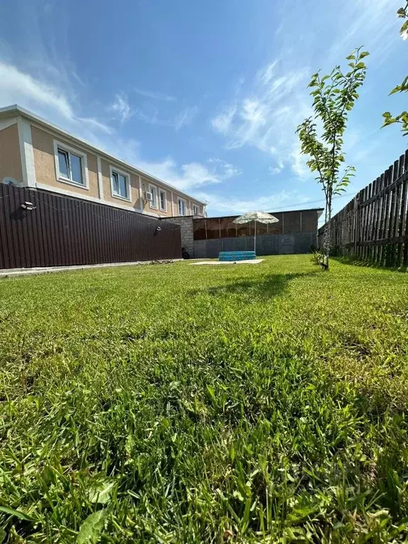 Таунхаус в Самарская область, Ставропольский район, с. Ягодное, Ладья ... - Фото 1