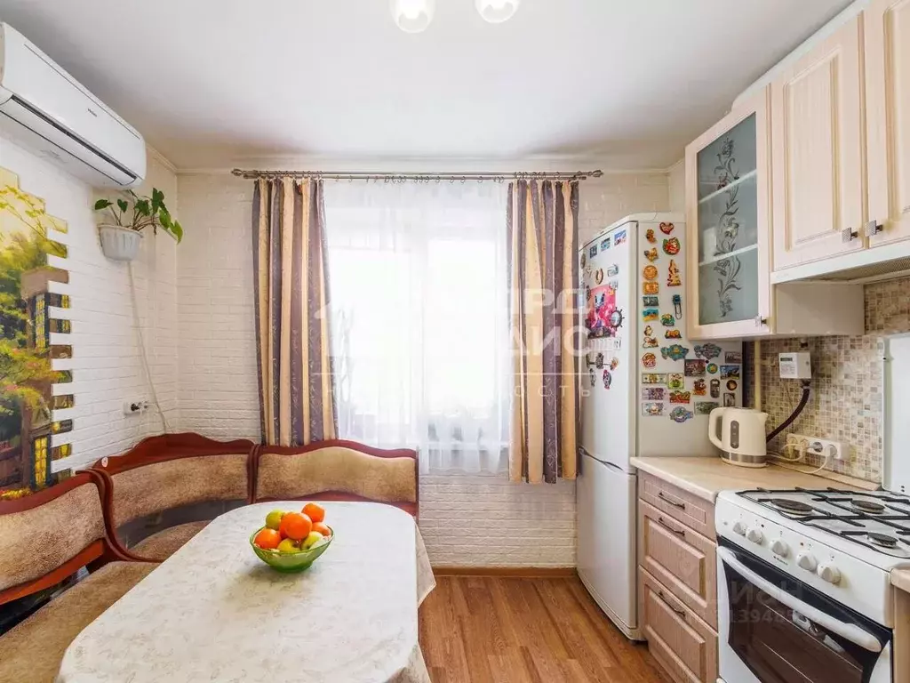 2-к кв. Омская область, Омск просп. Мира, 163к2 (50.5 м) - Фото 0