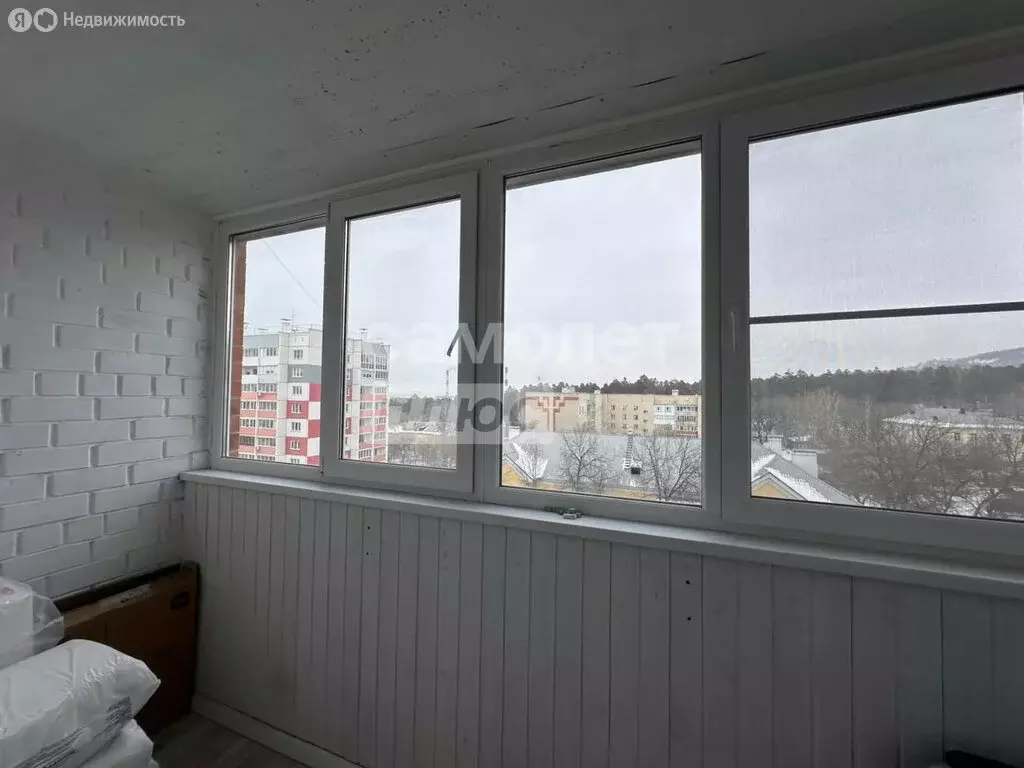 2-комнатная квартира: Миасс, улица Победы, 12 (70 м) - Фото 1