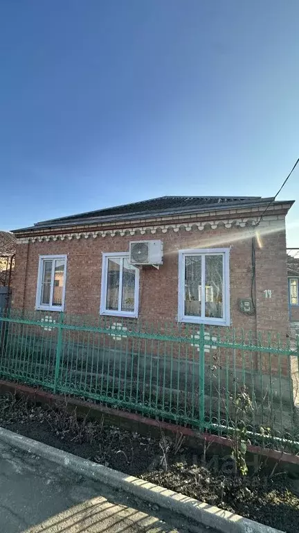 Дом в Ставропольский край, Новоалександровск ул. Свердлова (67 м) - Фото 1