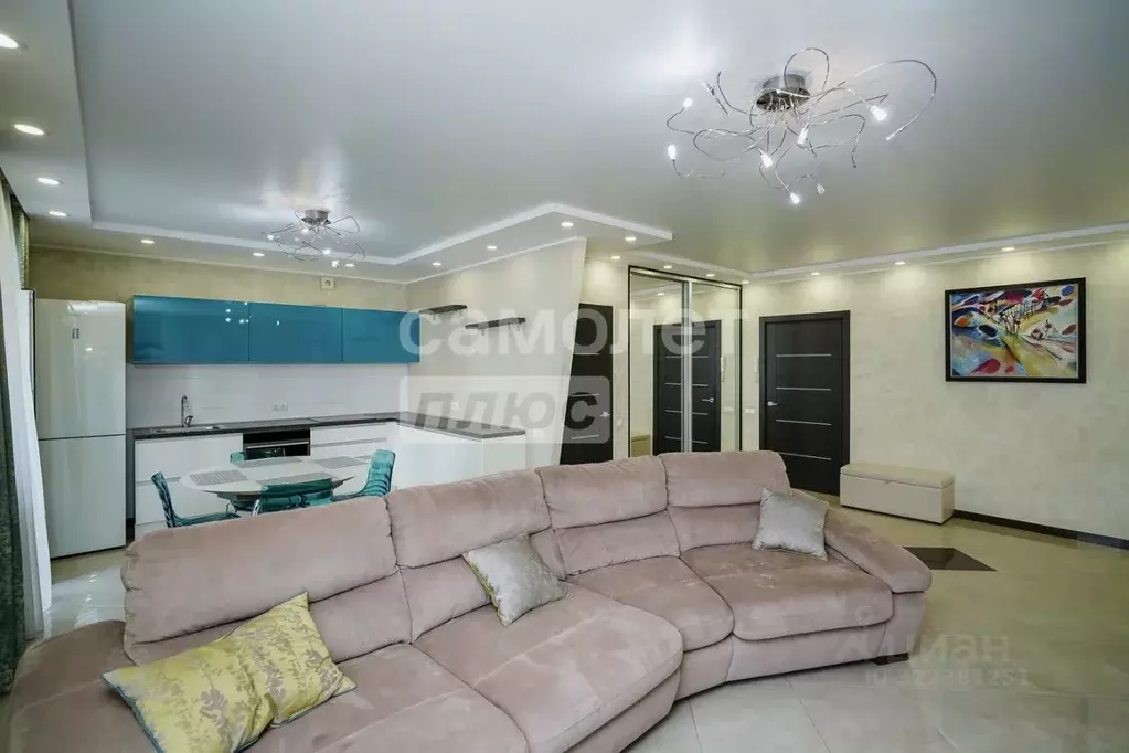 2-к кв. Омская область, Омск ул. Красный Путь, 143к3 (73.8 м) - Фото 1