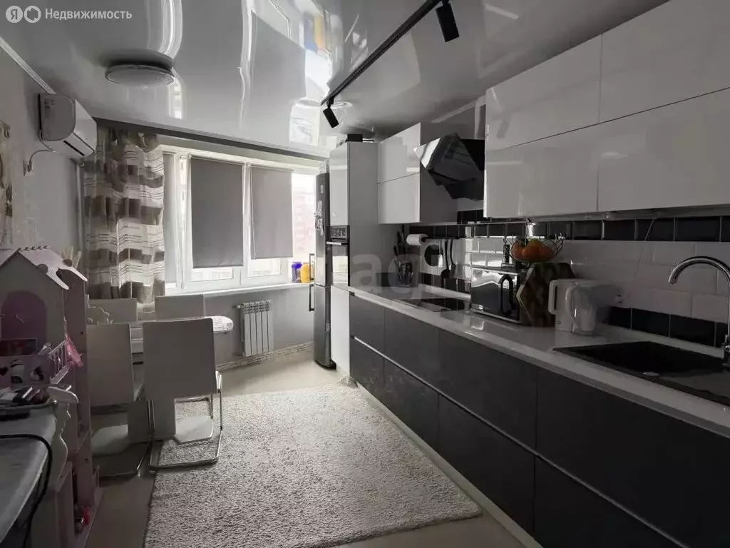 Квартира-студия: Саратов, улица имени С.Ф. Тархова, 29Б (47.9 м) - Фото 1