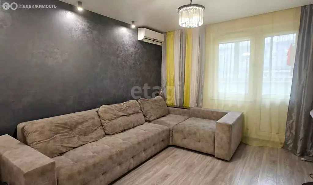 3-комнатная квартира: Новороссийск, проспект Ленина, 105 (84.4 м) - Фото 1