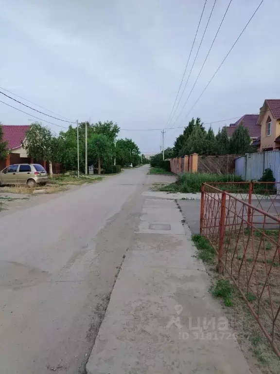 Дом в Волгоградская область, Волжский пос. Рабочий, ул. Хользунова ... - Фото 0