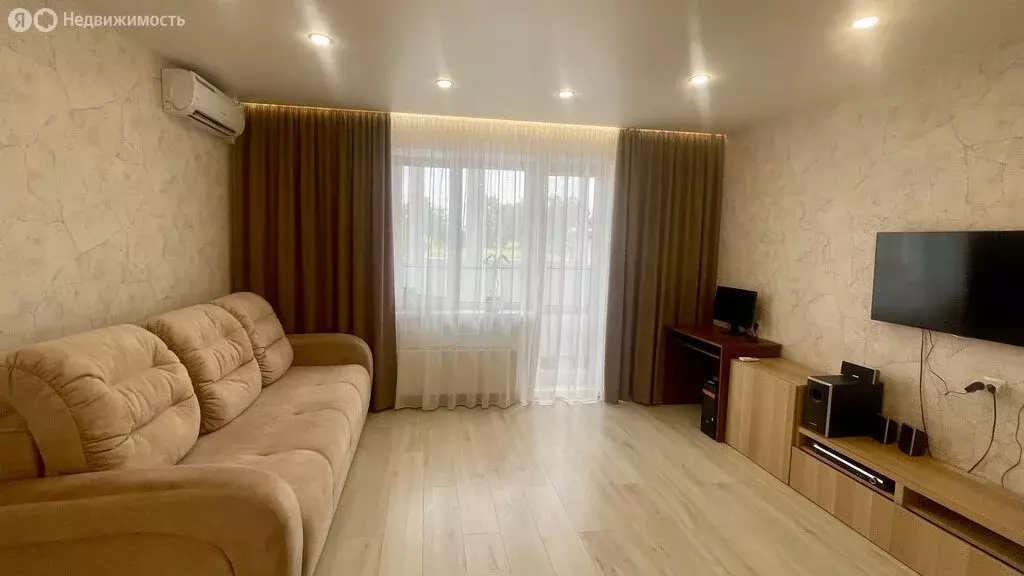 2-комнатная квартира: Омск, Сибирский проспект, 53 (60.2 м) - Фото 1
