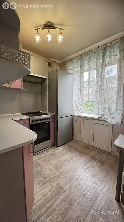 3-комнатная квартира: Курган, улица Володарского, 105 (61.9 м) - Фото 1