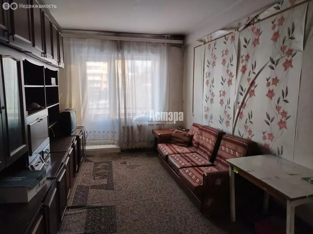 3-комнатная квартира: Чита, улица Чкалова, 20 (69.4 м) - Фото 1