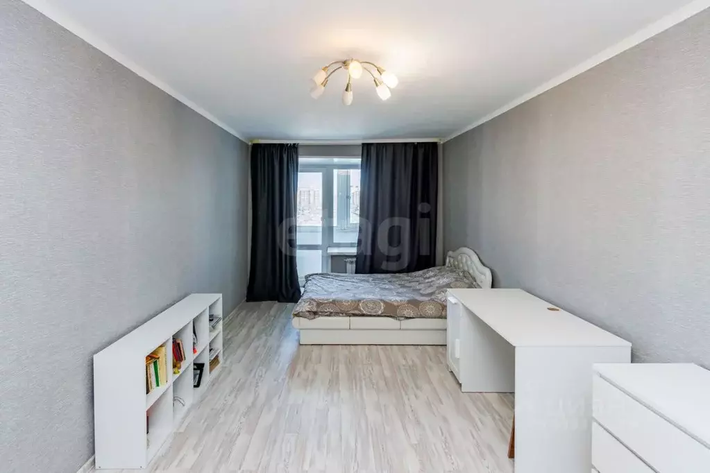 3-к кв. Тюменская область, Тюмень ул. Мельникайте, 138 (97.2 м) - Фото 1