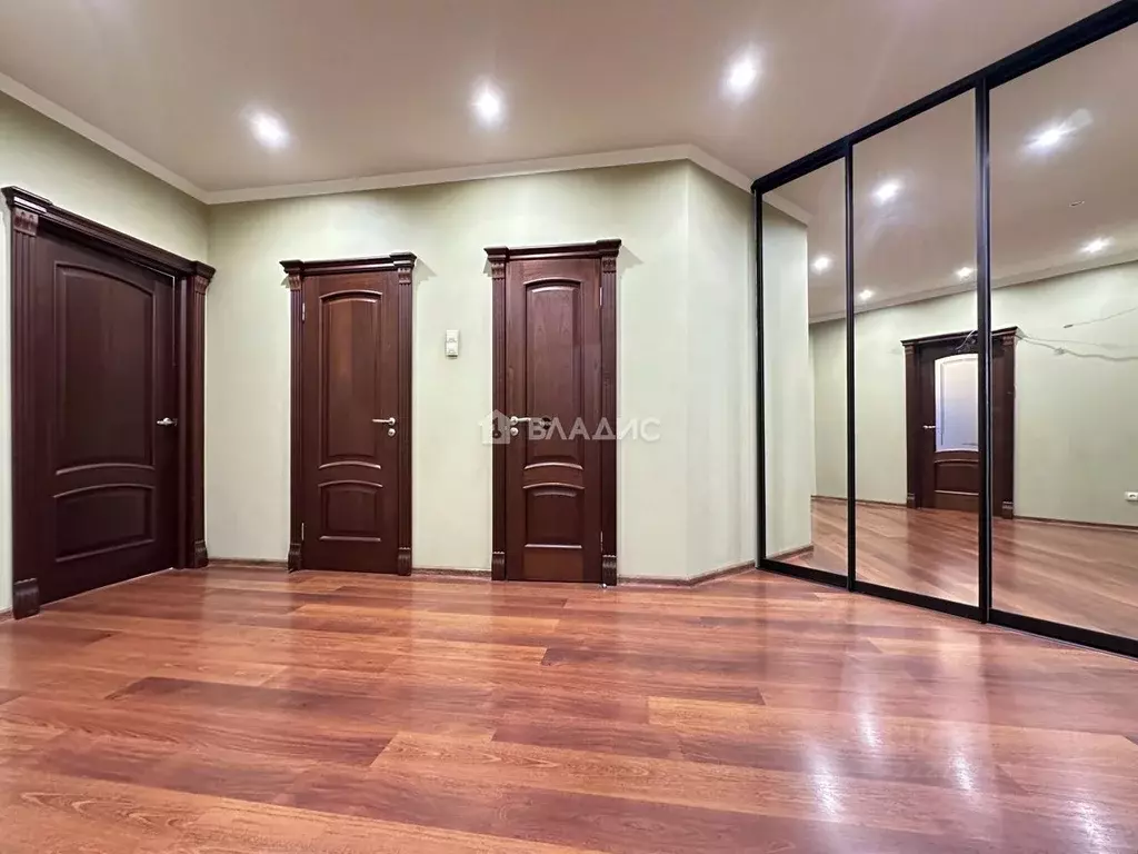 2-к кв. Санкт-Петербург ул. Передовиков, 9к2 (70.0 м) - Фото 1