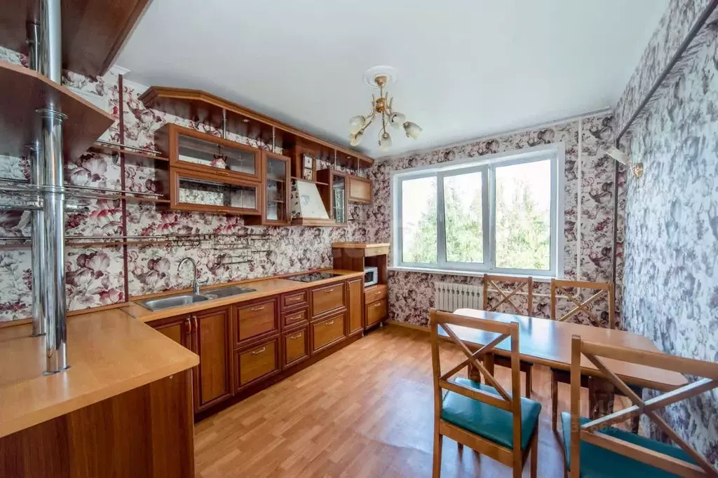 3-к кв. Алтайский край, Белокуриха ул. Братьев Ждановых, 9 (68.6 м) - Фото 1