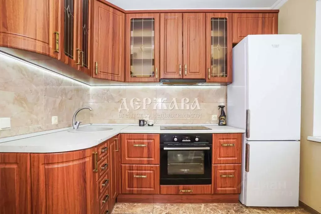 2-к кв. Белгородская область, Старый Оскол Жукова мкр, 27 (52.1 м) - Фото 0
