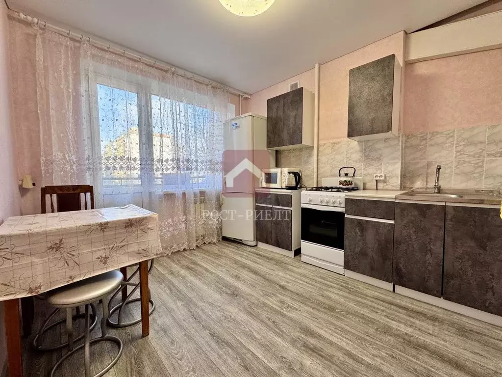 4-к кв. Саратовская область, Саратов Топольчанская ул., 1Б (85.8 м) - Фото 1