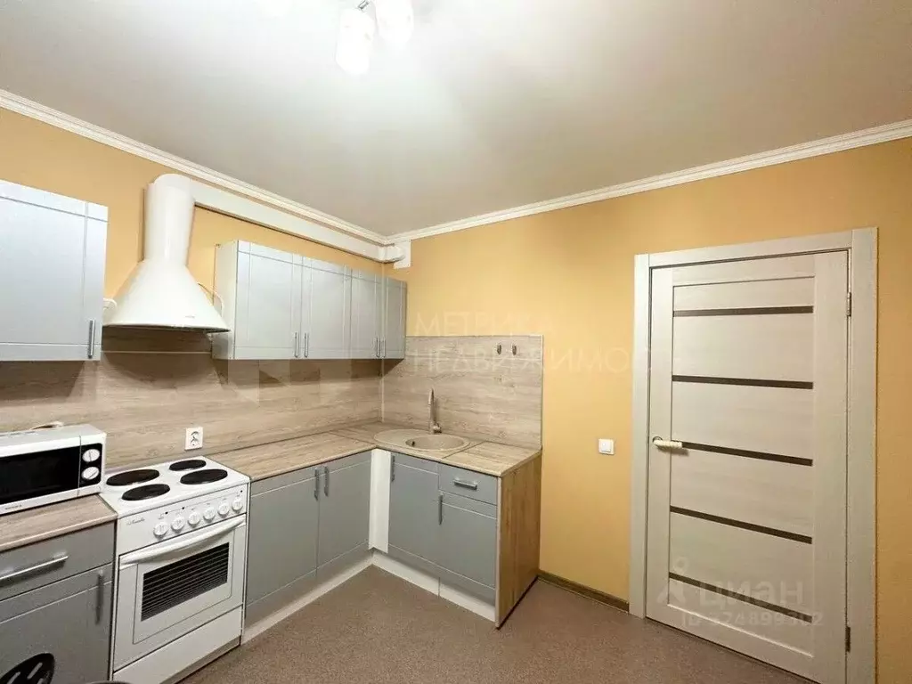 3-к кв. Тюменская область, Тюмень ул. Валентины Трофимовой, 4 (90.0 м) - Фото 1