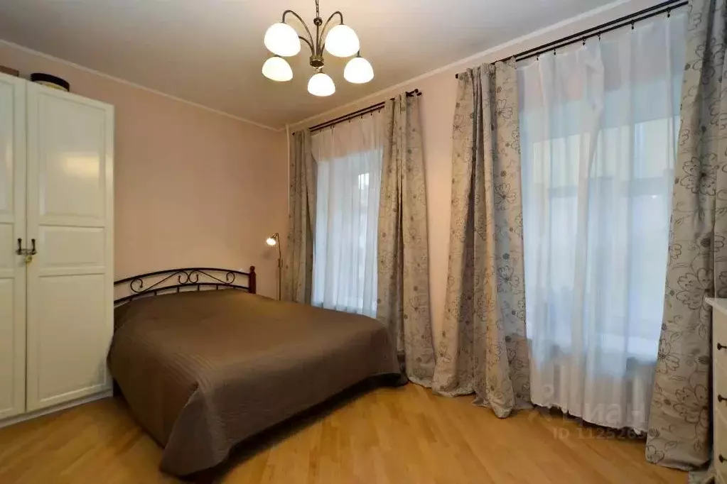2-к кв. Санкт-Петербург 10-я Васильевского острова линия, 9 (55.0 м) - Фото 0