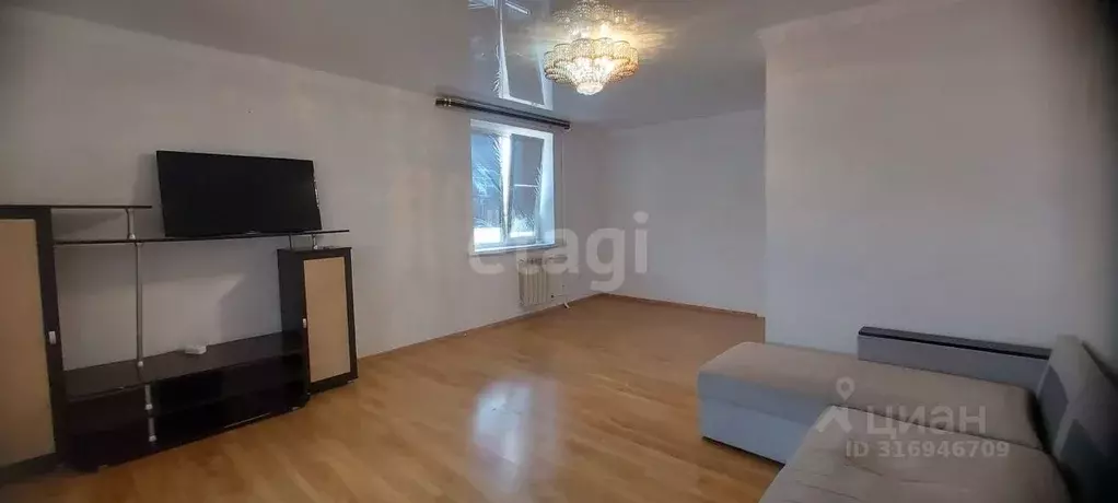 2-к кв. Карачаево-Черкесия, Черкесск Октябрьская ул., 303А (72.2 м) - Фото 0