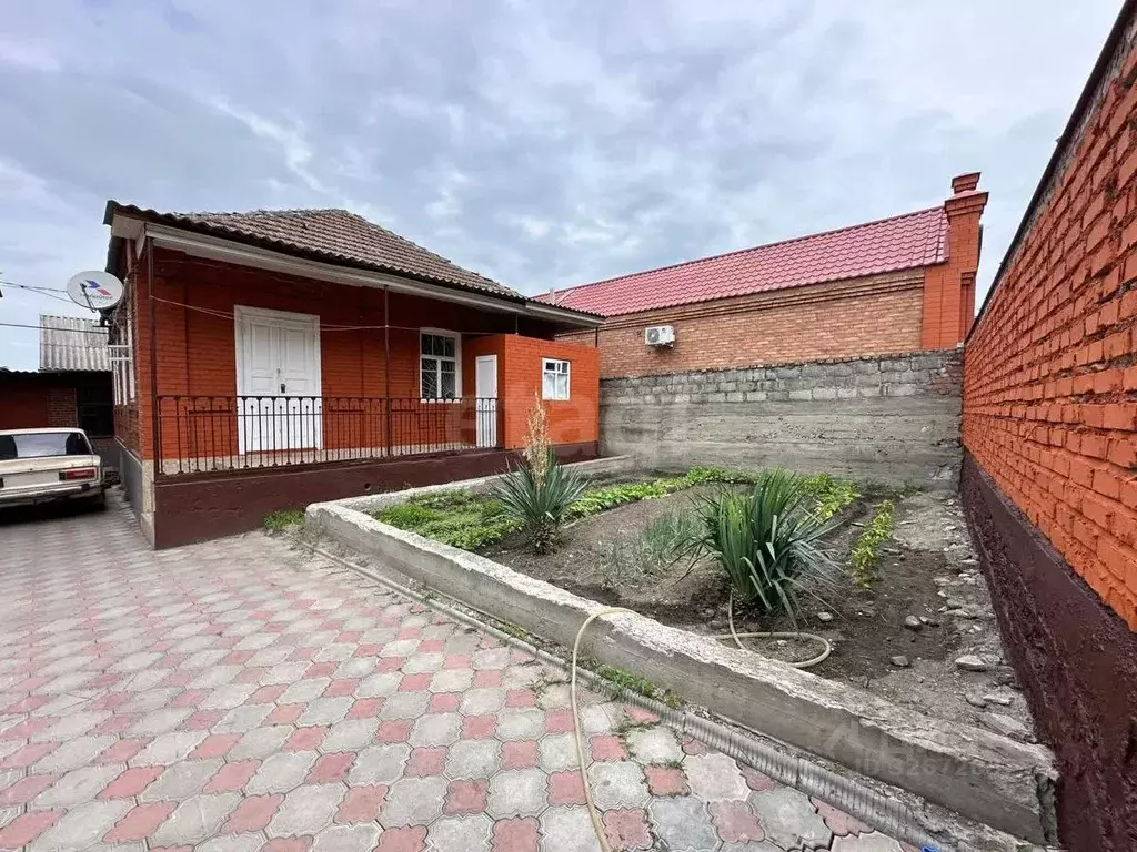 Дом в Ингушетия, Назрань Кавказская ул. (200 м) - Фото 1