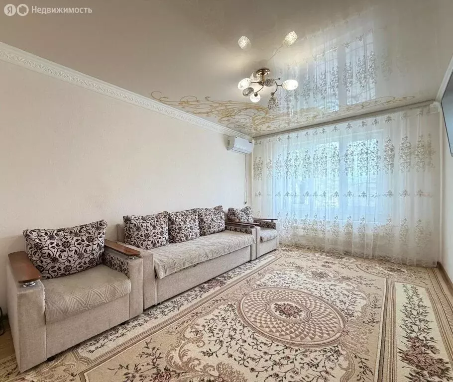 3-комнатная квартира: Нальчик, улица Калинина, 250Б (72 м) - Фото 1