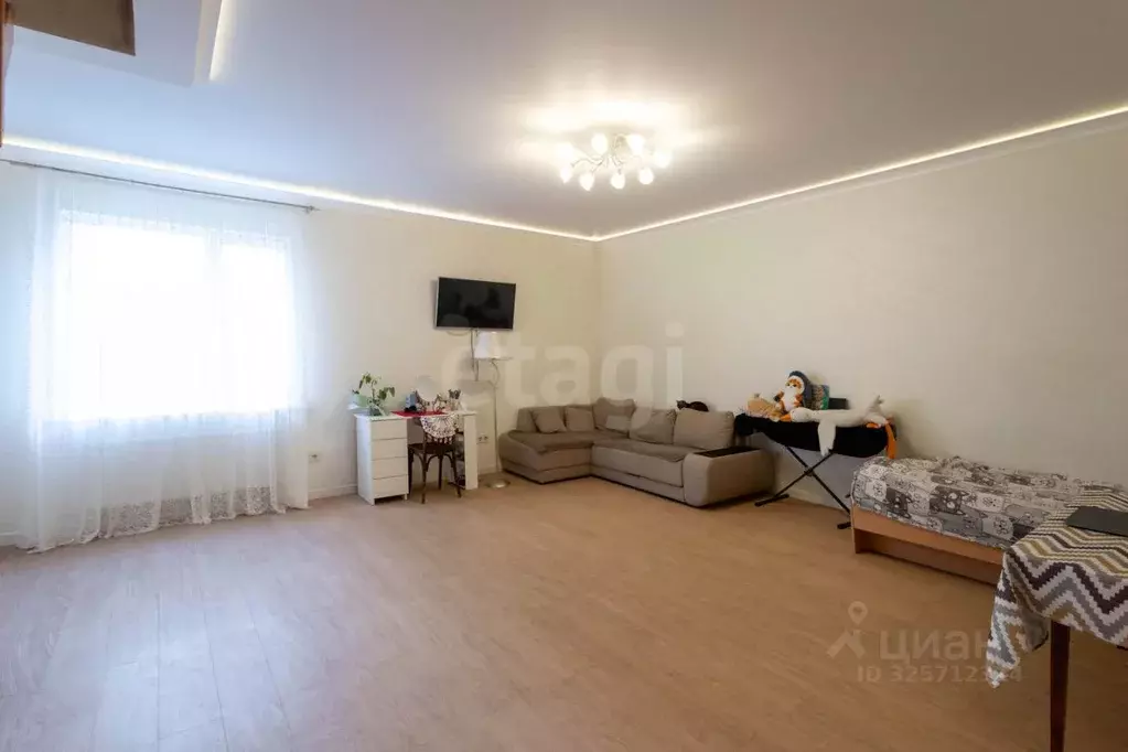 Дом в Ханты-Мансийский АО, Ханты-Мансийск ул. Есенина, 7 (226 м) - Фото 1