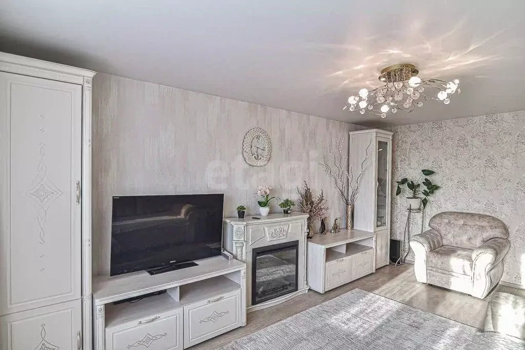 3-к кв. Сахалинская область, Южно-Сахалинск Фабричная ул., 13 (72.2 м) - Фото 1