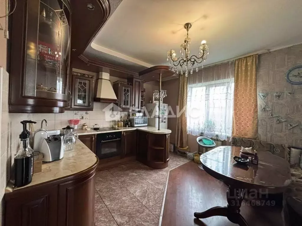 Дом в Бурятия, Улан-Удэ Солнечный мкр, ул. Загустайская (286 м) - Фото 0