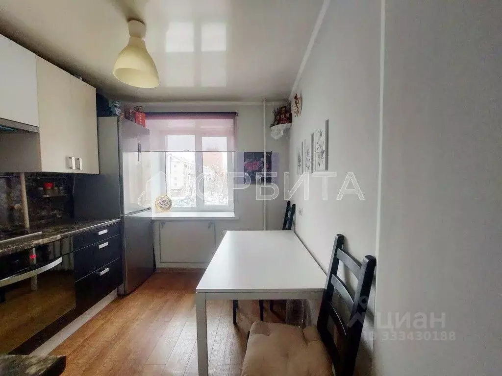 3-к кв. Тюменская область, Тюмень ул. Республики, 171 (56.4 м) - Фото 1