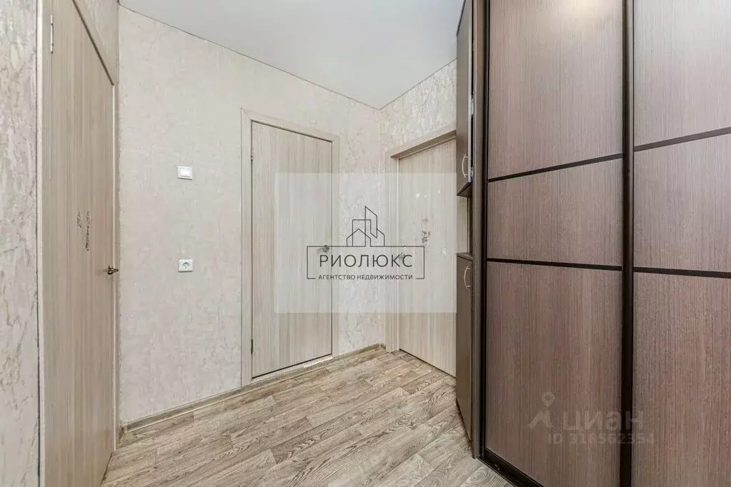 3-к кв. Челябинская область, Челябинск ул. Габдуллы Тукая, 17 (82.0 м) - Фото 1